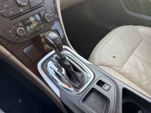Used 2011 Buick Regal CXL Turbo image 23