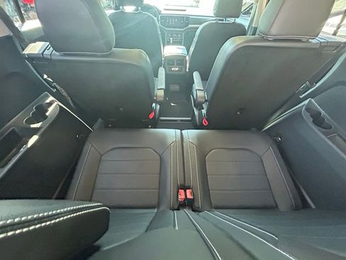 Certified 2022 Volkswagen Atlas SEL Premium image 40