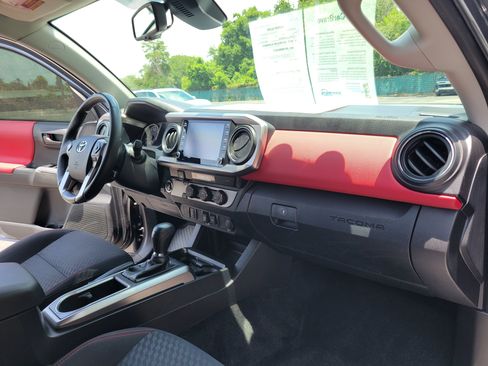 Used 2023 Toyota Tacoma SR5 RWD image 31