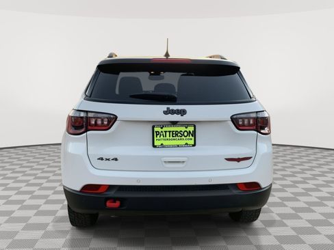 Used 2024 Jeep Compass Trailhawk image 3