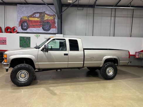 Used 1998 Chevrolet Silverado 2500 4x4 Extended Cab w/ Preferred Equipment Group 2 image 55