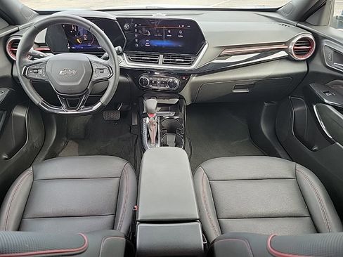 Used 2024 Chevrolet Trax RS FWD image 15