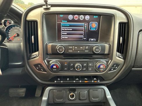 Used 2017 Chevrolet Silverado 1500 High Country AWD/4WD image 19