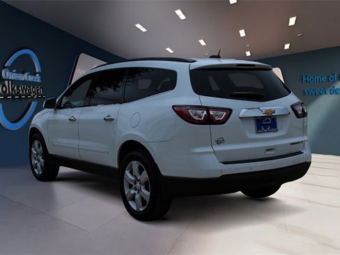 Used 2016 Chevrolet Traverse LT w/ Style and Technology Package image 6