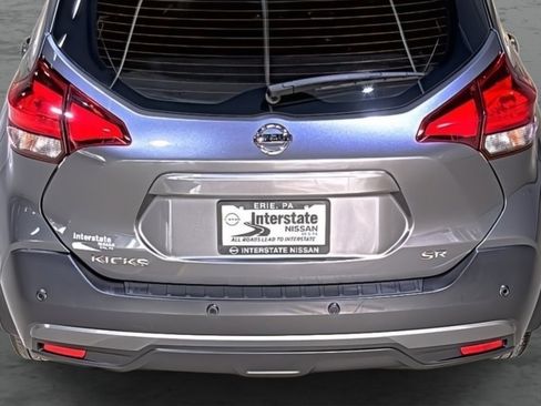Used 2020 Nissan Kicks SR image 11
