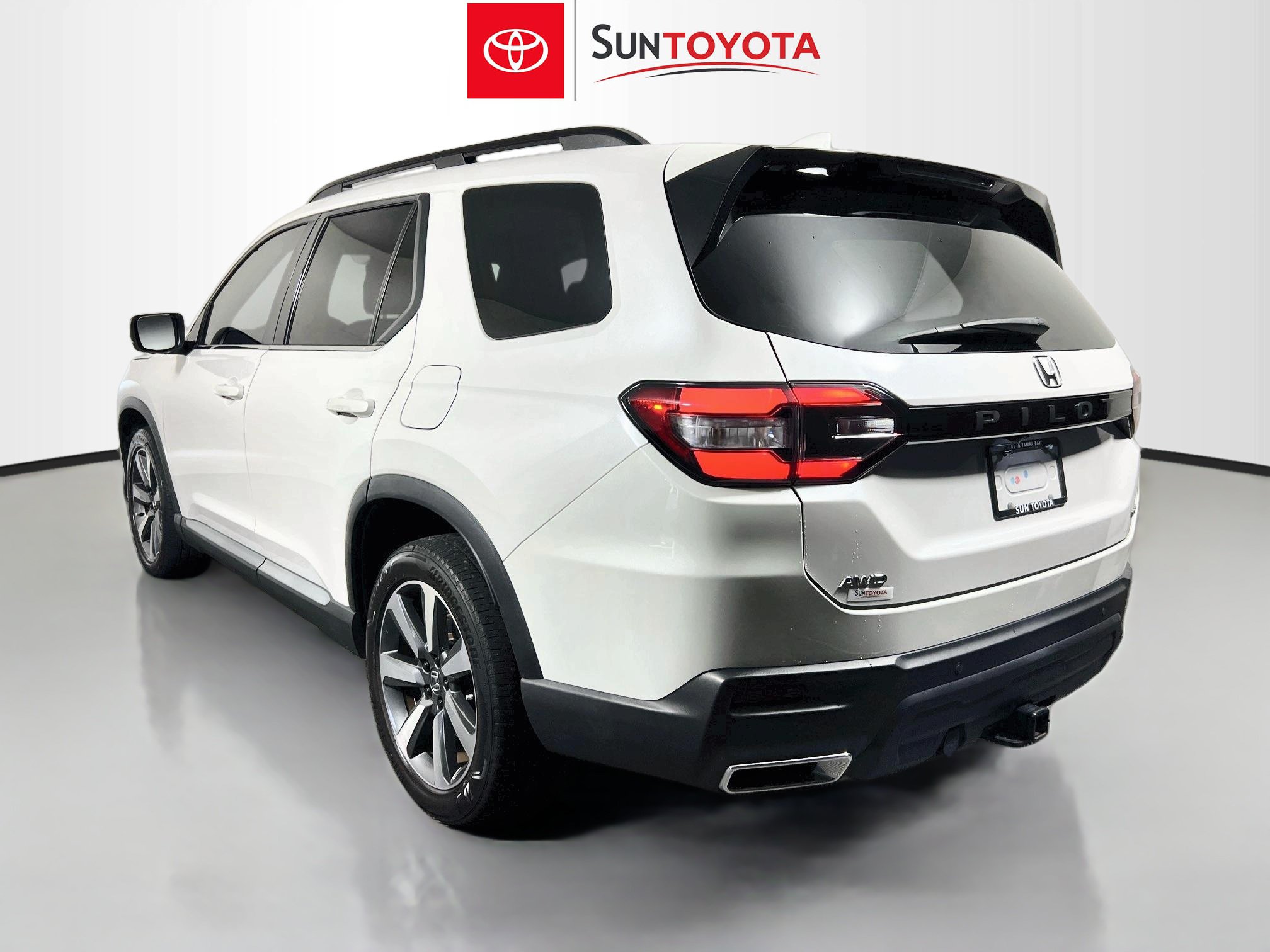 Used 2024 Honda Pilot Elite image 6