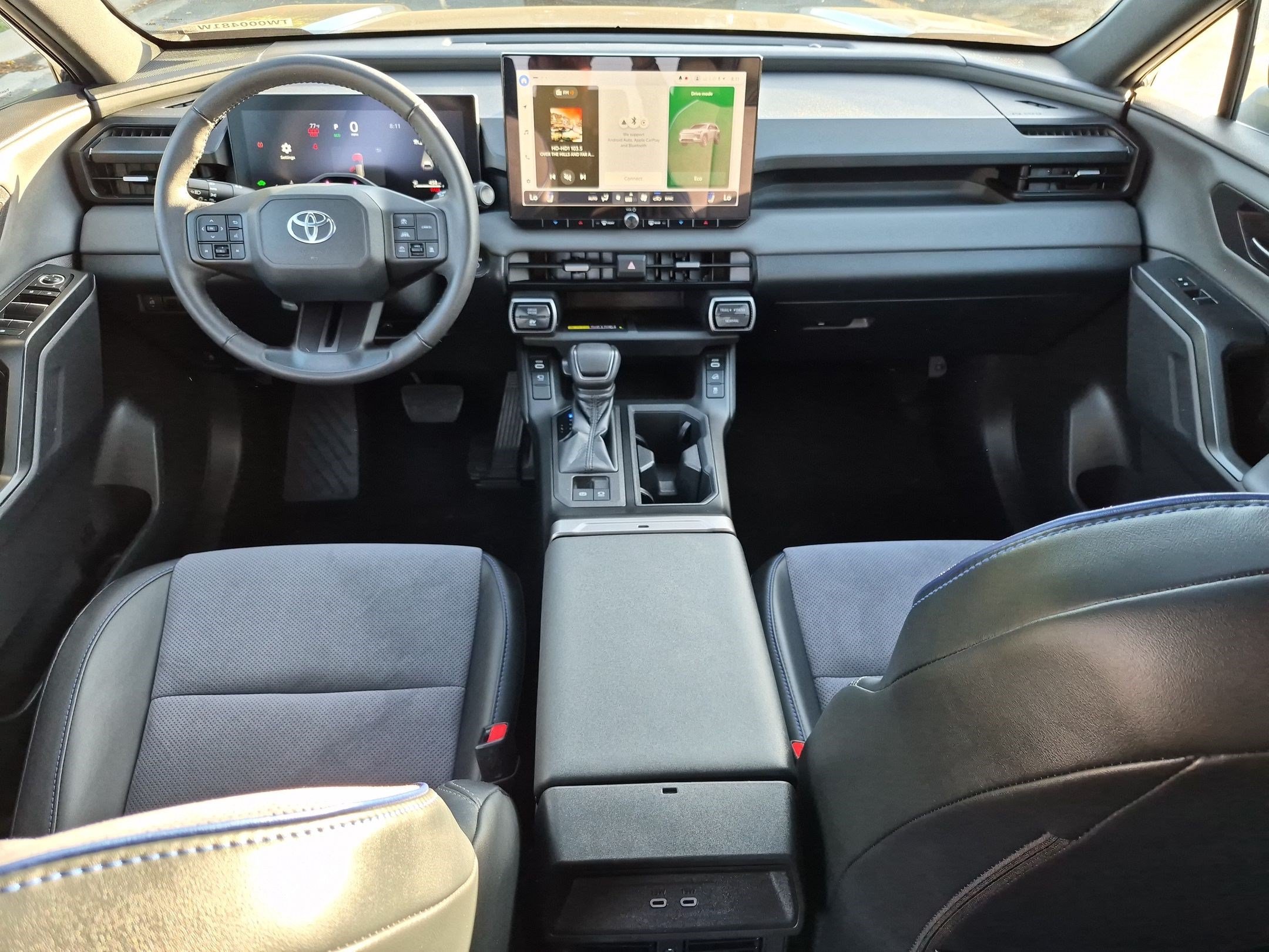 Used 2026 Toyota RAV4 XSE AWD/4WD image 31