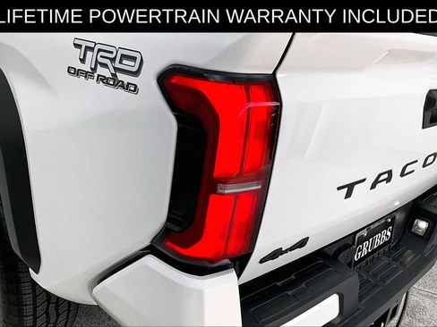 Used 2025 Toyota Tacoma TRD Off-Road AWD/4WD image 41