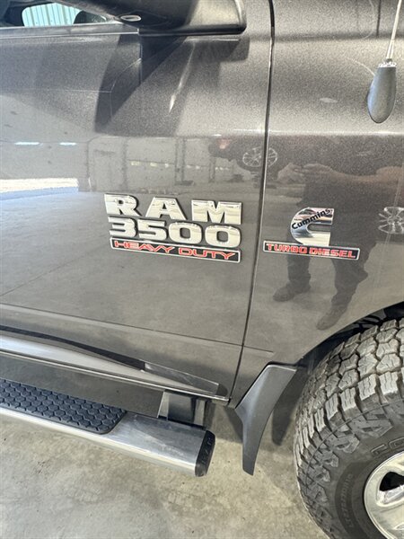 Used 2018 RAM 3500 Tradesman w/ Chrome Appearance Group AWD/4WD image 3