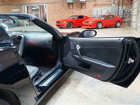 Used 2007 Chevrolet Corvette Coupe w/ Preferred Equipment Group RWD image 43