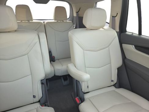 Used 2025 Cadillac XT6 Premium Luxury AWD/4WD image 42