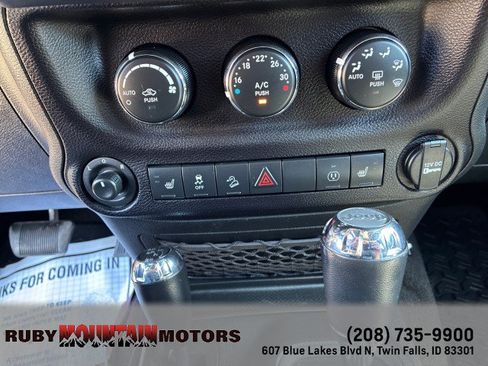 Used 2016 Jeep Wrangler Unlimited Rubicon w/ Dual Top Group AWD/4WD image 23