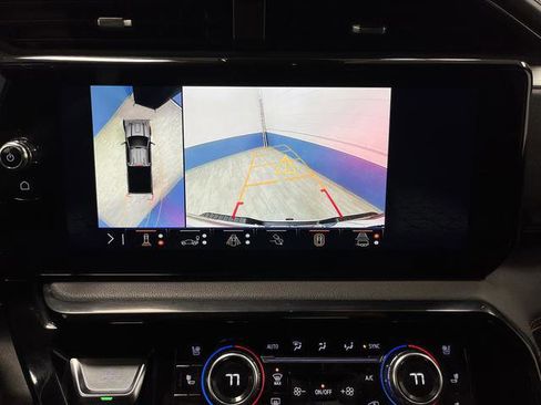 Used 2024 GMC Sierra 2500 AT4 w/ AT4 Preferred Package image 11