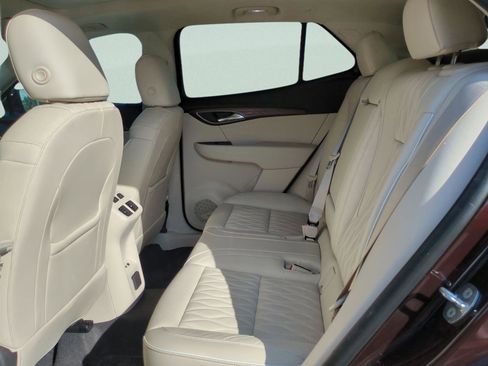 Used 2021 Buick Envision Avenir w/ Technology Package II image 27