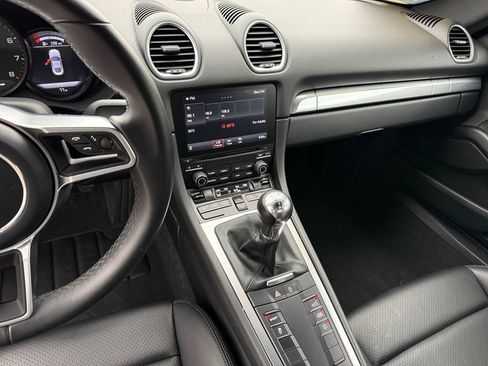 Used 2019 Porsche 718 Cayman RWD image 11