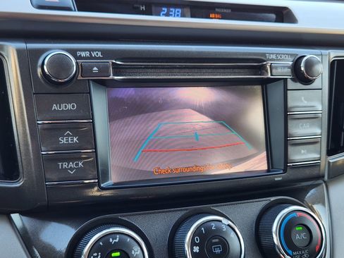 Used 2013 Toyota RAV4 LE image 19