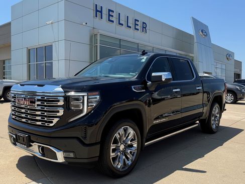 Used 2025 GMC Sierra 1500 Denali AWD/4WD image 3