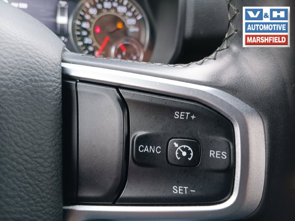 Used 2019 RAM 1500 Big Horn AWD/4WD image 11