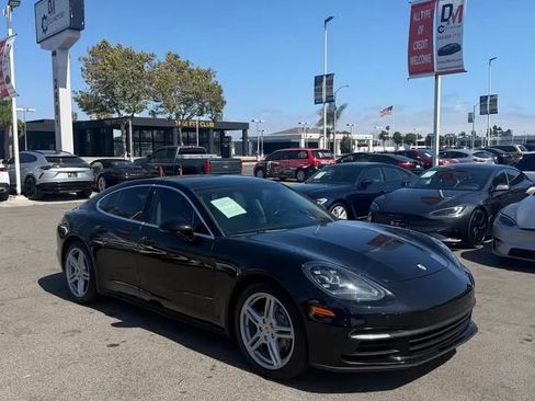Used 2017 Porsche Panamera 4 AWD/4WD image 3