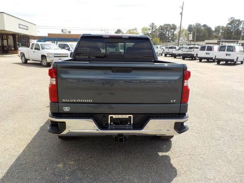 Used 2021 Chevrolet Silverado 1500 LT w/ Convenience Package II image 4