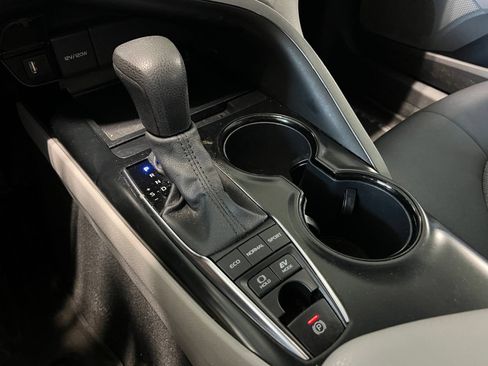 Used 2020 Toyota Camry LE FWD image 24