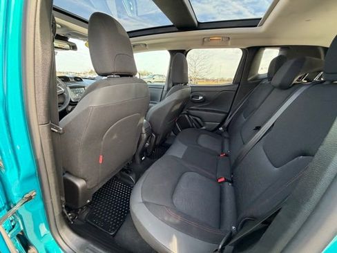 Used 2020 Jeep Renegade Trailhawk w/ Cold Weather Group image 18