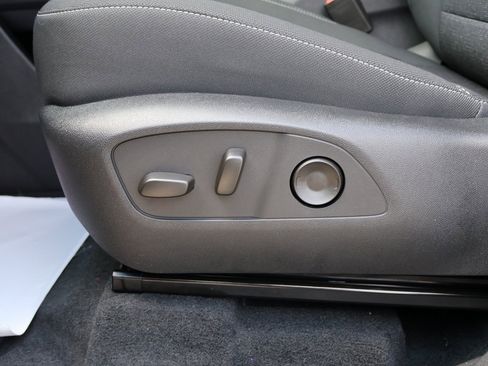 New 2025 Chevrolet Traverse LT w/ Driver Confidence Package image 14