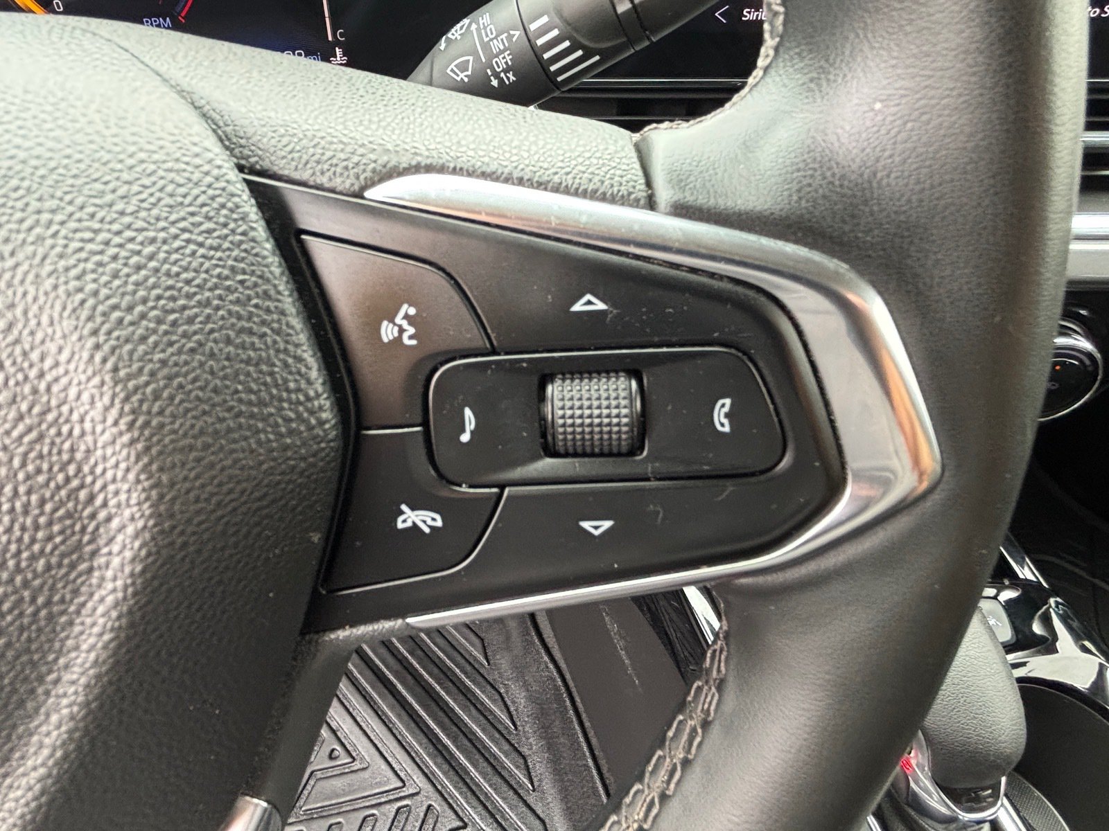 Used 2025 Chevrolet Trax ACTIV w/ Driver Confidence Package FWD image 23