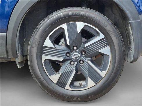 Used 2025 Nissan Kicks SV w/ SV Premium Package AWD/4WD image 9