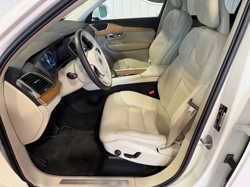 Used 2022 Volvo XC90 T8 Inscription Expression image 12