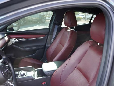 Used 2024 MAZDA MAZDA3 Hatchback w/Premium Plus Pkg image 19