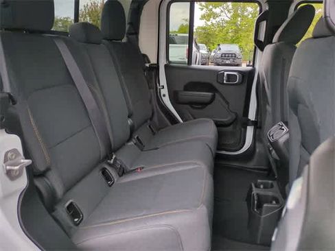 New 2025 Jeep Gladiator Sport image 20