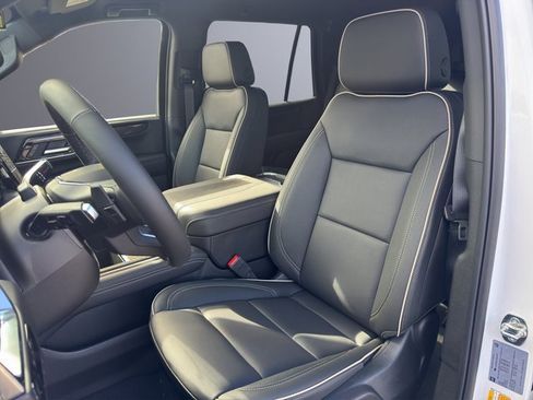 New 2026 GMC Yukon Elevation image 16