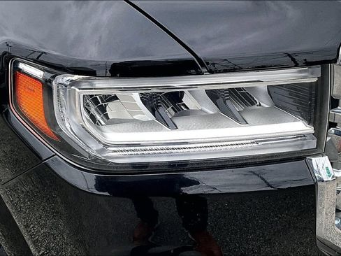Used 2023 GMC Acadia Denali FWD image 40
