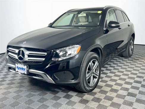 Used 2019 Mercedes-Benz GLC 300 4MATIC image 2