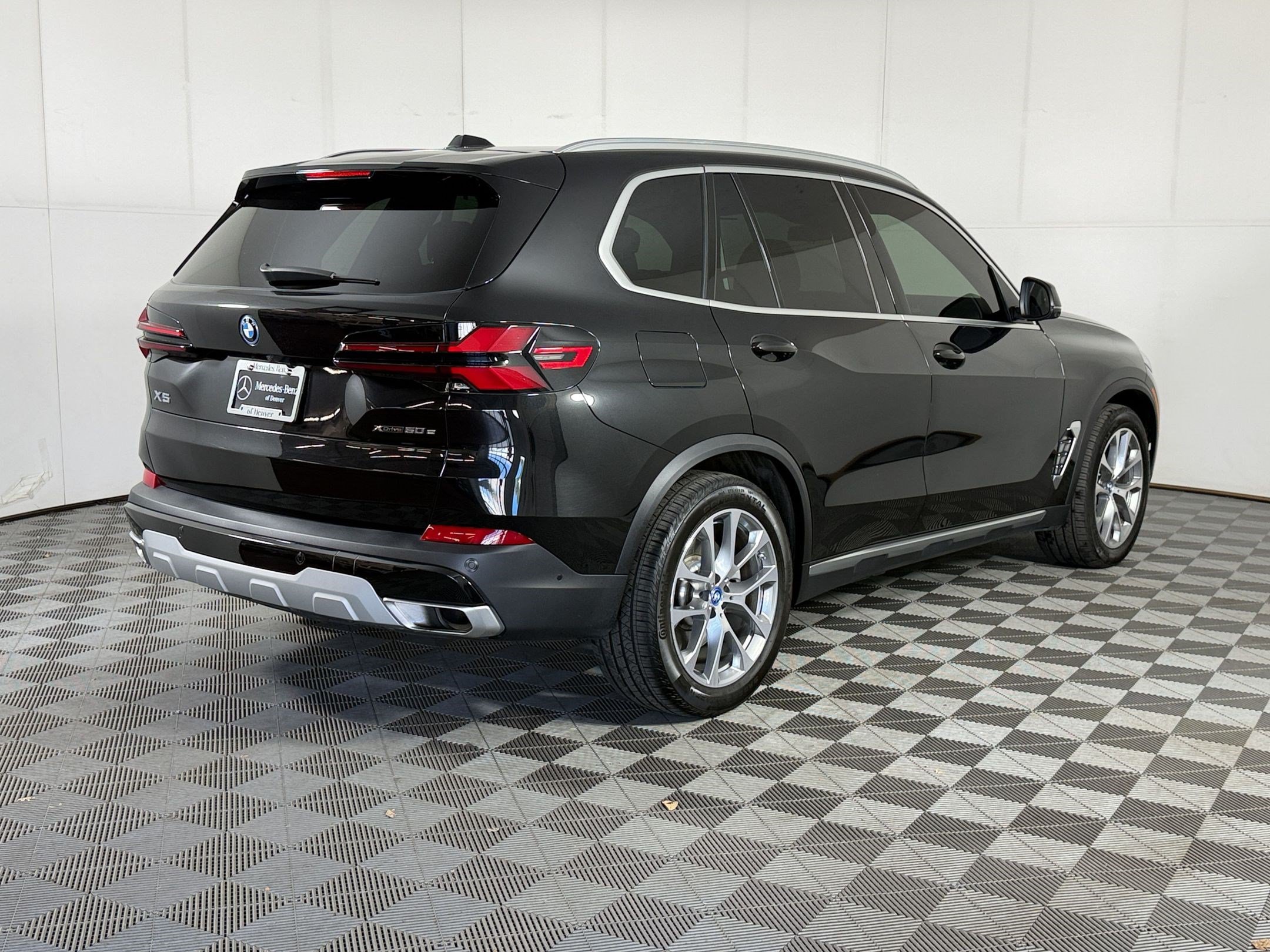 Used 2025 BMW X5 xDrive50e AWD/4WD image 9