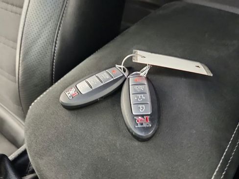 Used 2014 Nissan GT-R Premium image 39