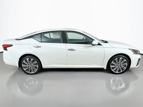 Used 2023 Nissan Altima 2.5 SL AWD/4WD image 17