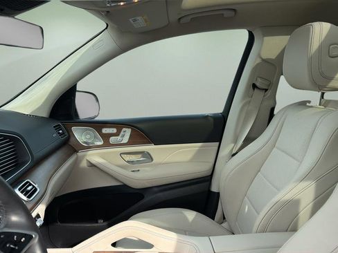 Used 2024 Mercedes-Benz GLS 450 4MATIC image 13