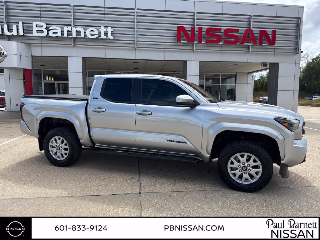 Used 2024 Toyota Tacoma SR5 AWD/4WD image 5