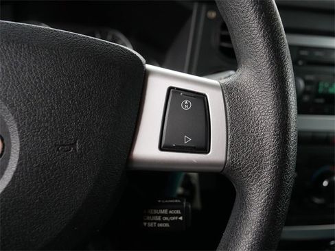 Used 2010 Jeep Commander Sport image 28