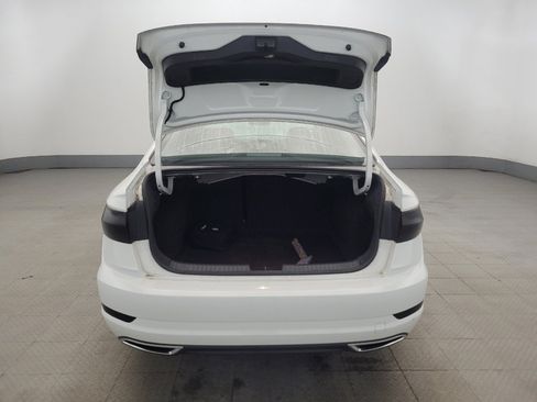 Used 2019 Volkswagen Jetta SEL Premium image 29