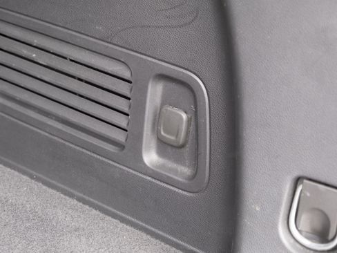 Used 2021 Buick Enclave Essence image 28