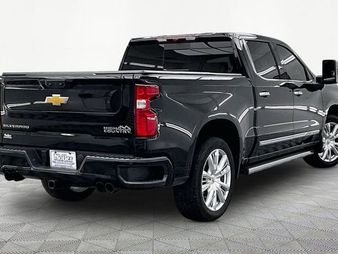 Used 2024 Chevrolet Silverado 1500 High Country w/ High Country Premium Package AWD/4WD image 2