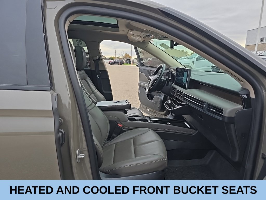 Used 2025 Lincoln Corsair Reserve w/ Jet Appearance Package AWD/4WD image 19