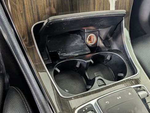 Used 2020 Mercedes-Benz GLC 300 image 23