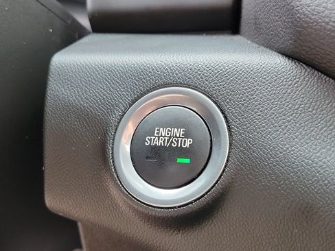 Used 2024 GMC Terrain SLT AWD/4WD image 32