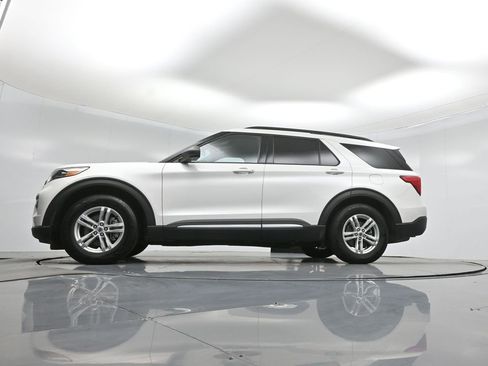 Certified 2021 Ford Explorer XLT image 53