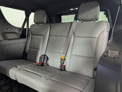 Used 2022 Chevrolet Suburban LT AWD/4WD image 22