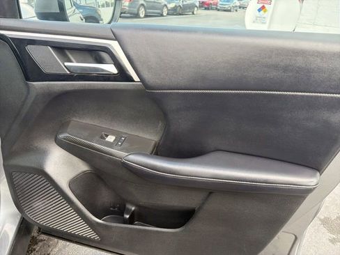 Used 2024 Mitsubishi Outlander SE AWD/4WD image 33